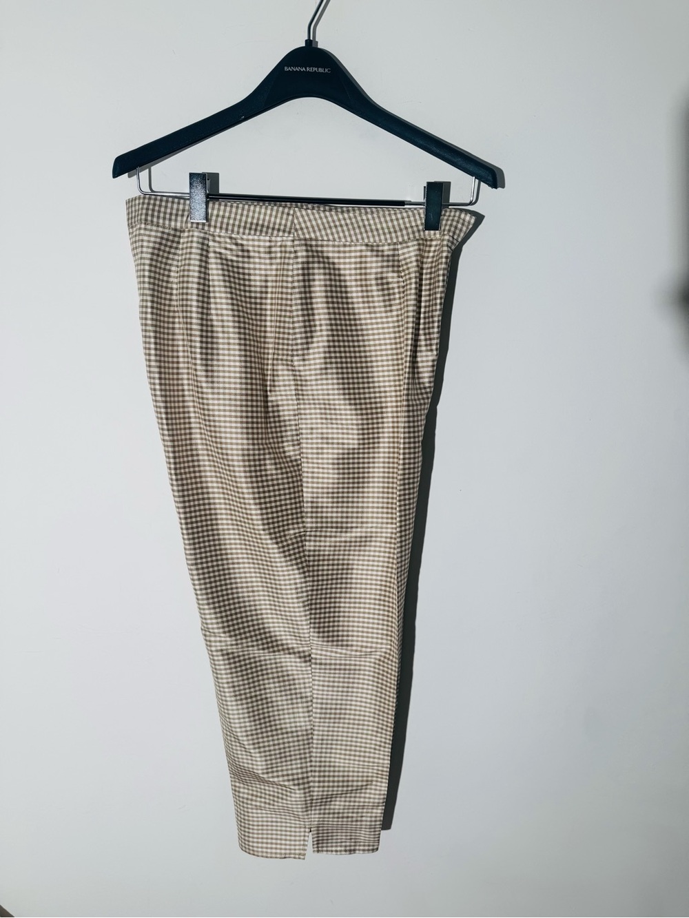 Ann May 100% silk matching capri pants.
VINTAGE size 14 ( more like a 10-12)